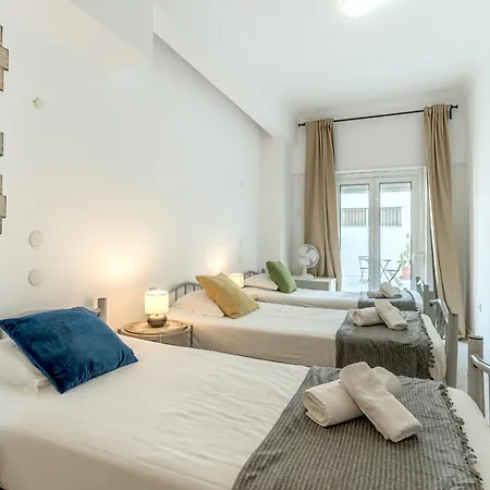 Estrela House By Homing Гостьовий будинок *